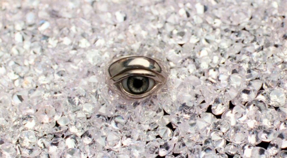 Festival Lima Alterna: “Reflection in a Dead Diamond” (2025): los diamantes no son para siempre